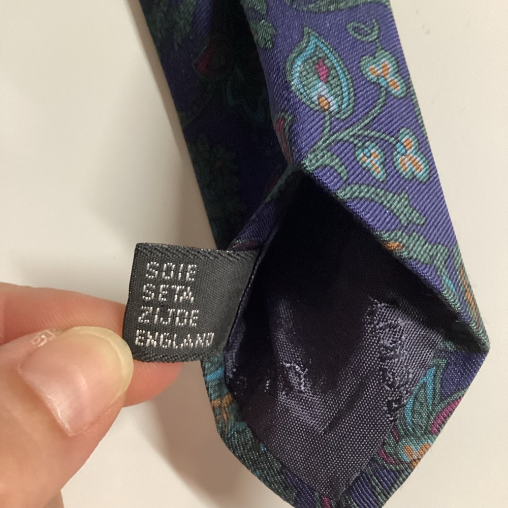 Liberty of London Navy Green Floral Lion Tie - Picture 5 of 5